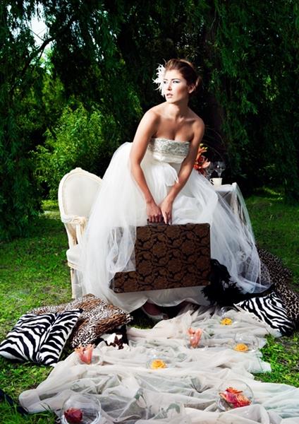 suknia ślubna i ozdoby w stylistyce glamour