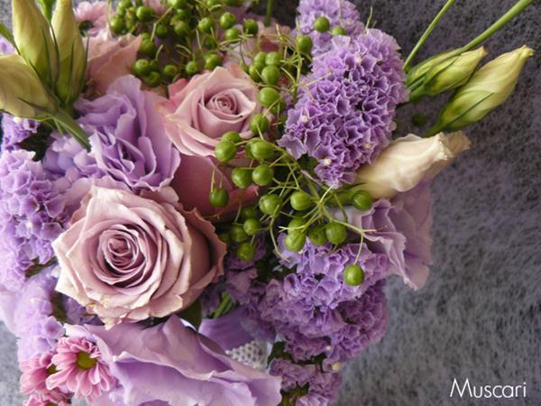 zatrwiany, eustomy i róże - fioletowy bukiet