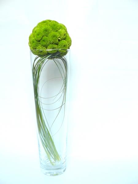 zielona kula z kwiatów chryzantem