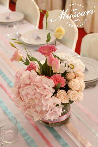 bukiet z hortensji, piwonii, róż, eustom i goździków - różowy