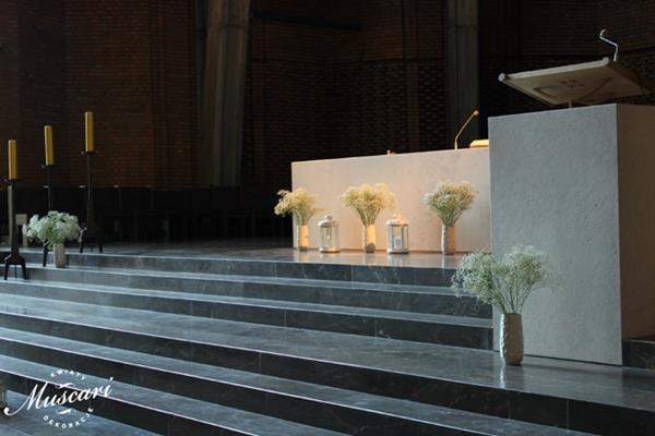 ślubna dekoracja kościoła dominikanów na służewcu