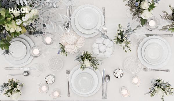 wesele - kwiaty i nakrycie stołu