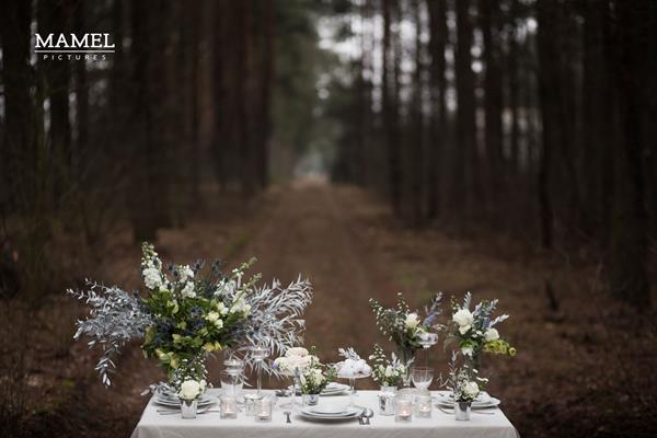 zimowe kwiaty na stół podczas wesela